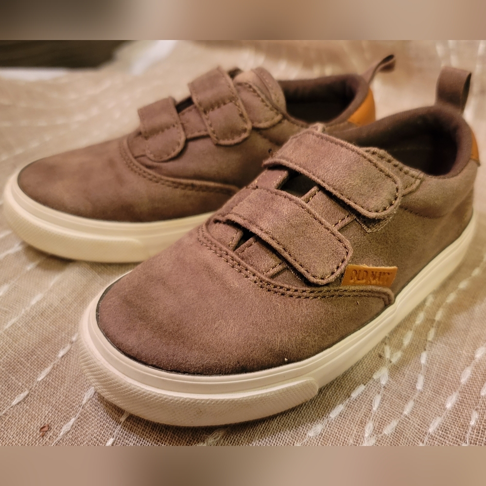 Old Navy Double Secure Strap Sneakers